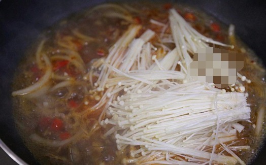 粉丝和它一起煮,特别鲜美,成本几块钱就够