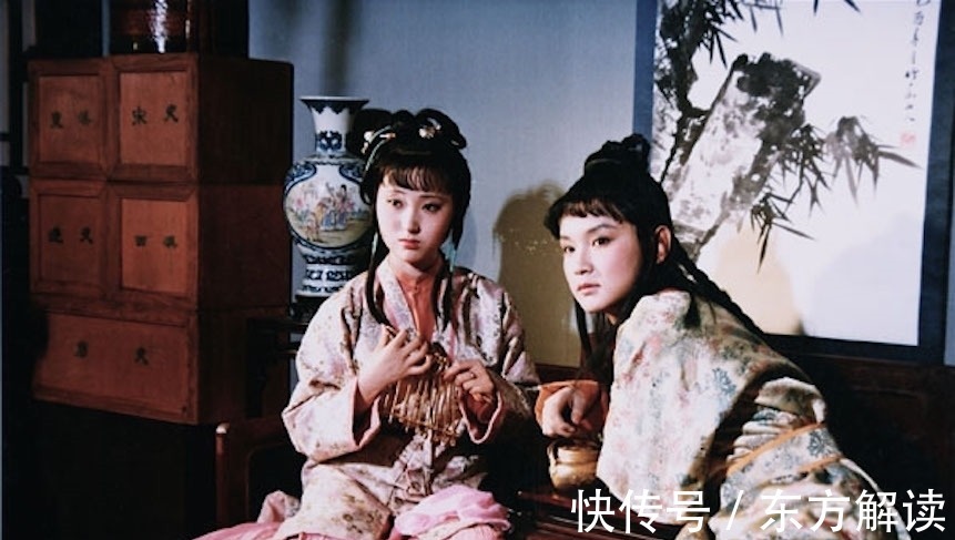 用情!从黛玉和宝钗对张道士提亲的反应不同,看出两人用情、心机各不同