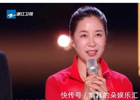 李克勤为赢得胜利亲自上阵献歌，张碧晨唱错词，李荣浩战队最意外