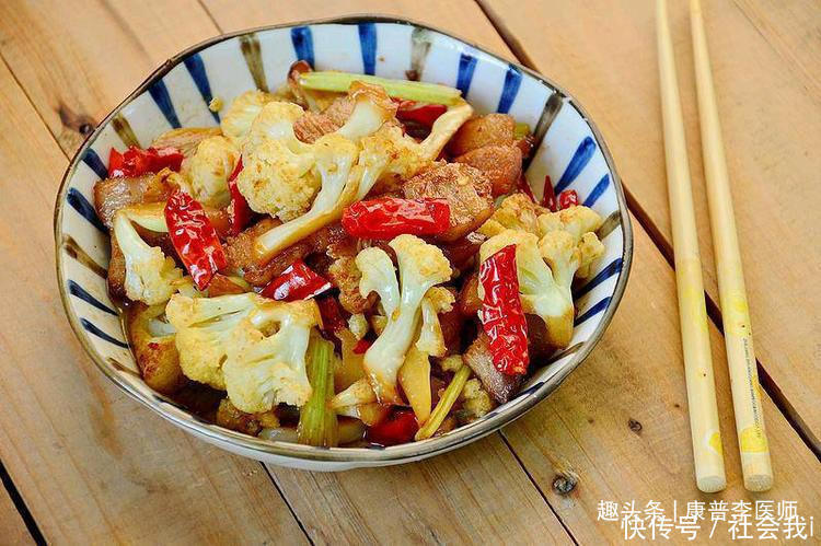 中年女人怕肚子鼓鼓,推荐吃的食物,促进排便,减肥消脂,气色好