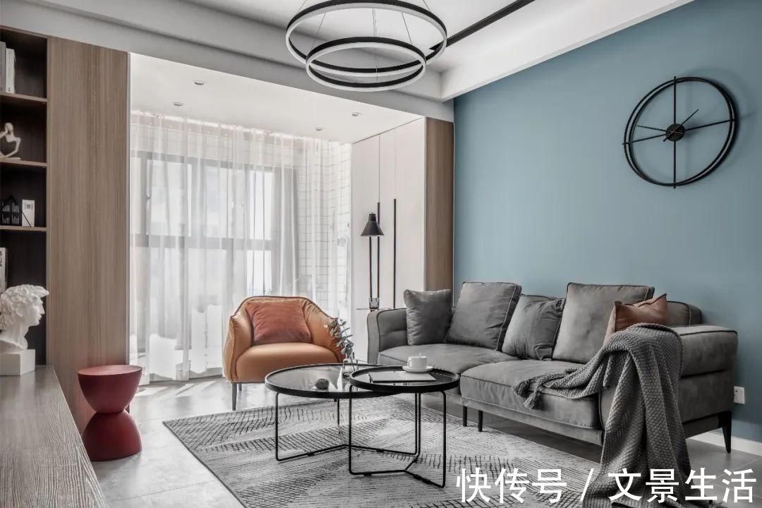 丹青色|89㎡现代简约,蓝色背景墙,搭配简约舒适软装,营造轻松时尚感
