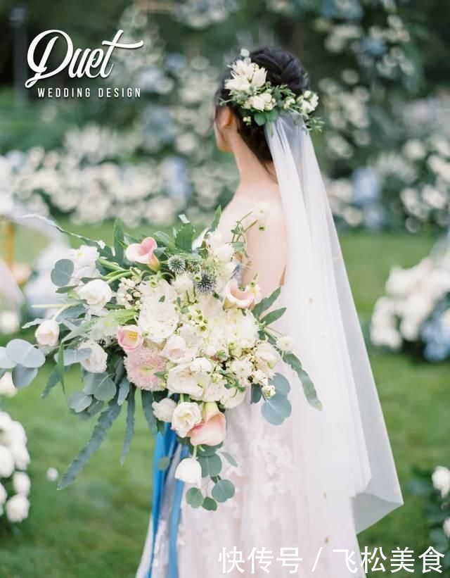 穿过这片森林，一起共赴人生美好，细雨中的户外婚礼