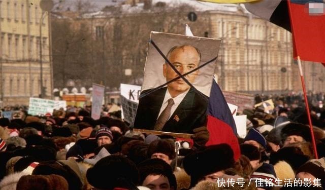 美国|老布什把苏联瓦解，打赢海湾战争，为何还是在连任竞选中失败了