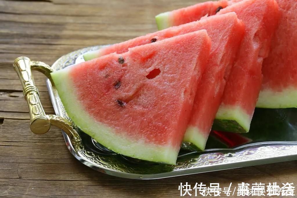 水果|不想胃病“纠缠不休”,一定要少吃三种水果,不然可能后果严重