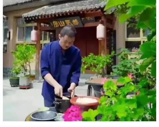 李子柒|李亚鹏为什么要“挖走”李子柒的团队？