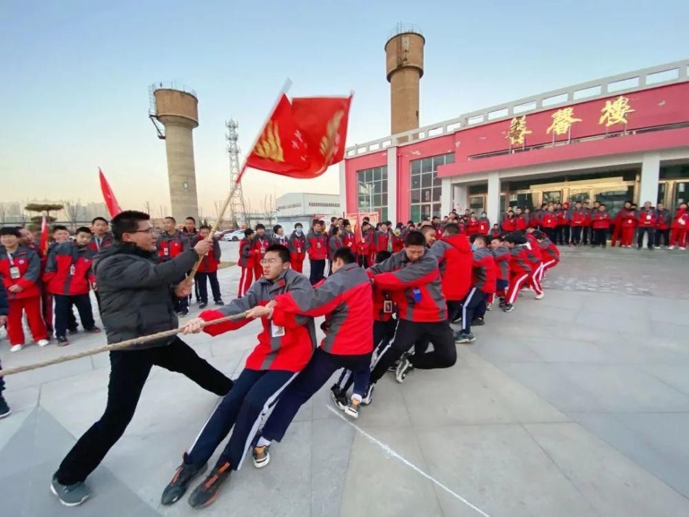 势如破竹|气贯长虹起 势如破竹升——北方中学联盟校区举行拔河比赛