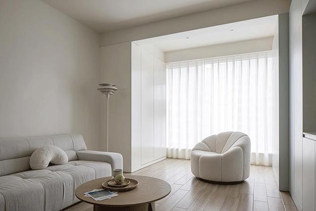 收纳|这对夫妻的“穷装风”新家,明亮又舒适,证明了越简单越美好!