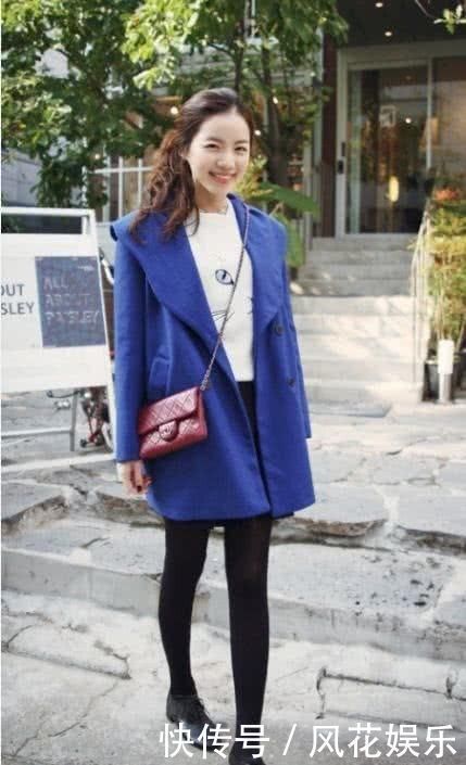 简轻松|女神穿搭:性感紧身打底裤小姐姐,华丽气质的身姿,显得格外吸睛