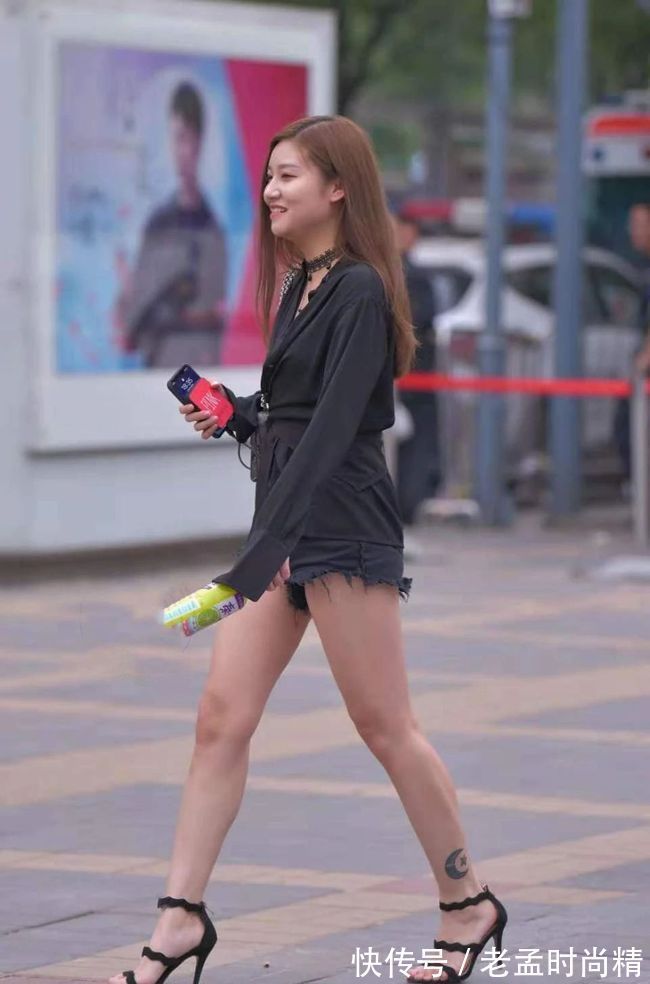 街拍|街拍:身材丰满,气质妩媚有女人味的性感美妇!