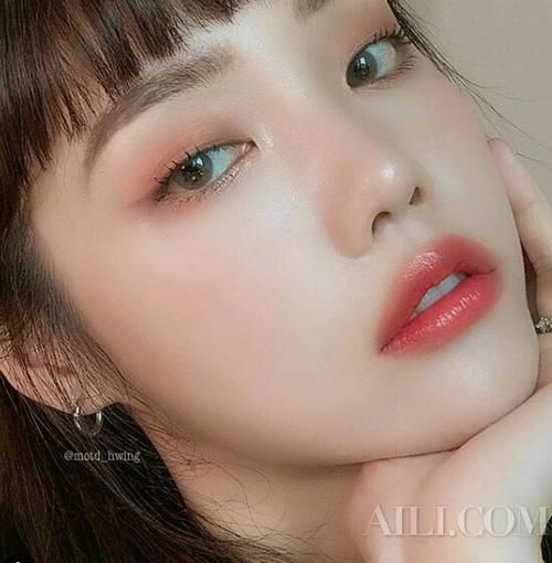 你的眼妆总“脏乎乎”？4步自检GET干净精致眼妆