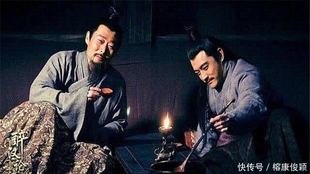 皇帝|皇帝下旨要诛杀将军，军师说了5个字，将军成为皇帝！