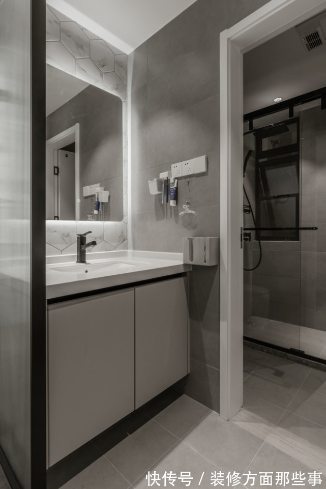 阳台上|97平北欧风设计，书房榻榻米合二为一太实用了