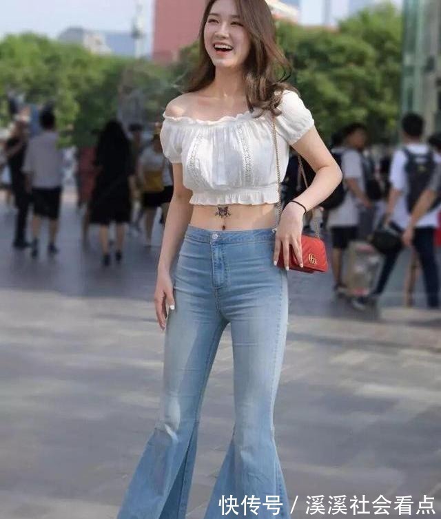 身材 白短款衬衫配牛仔喇叭裤,出街惊艳全场,漂亮又不失气场