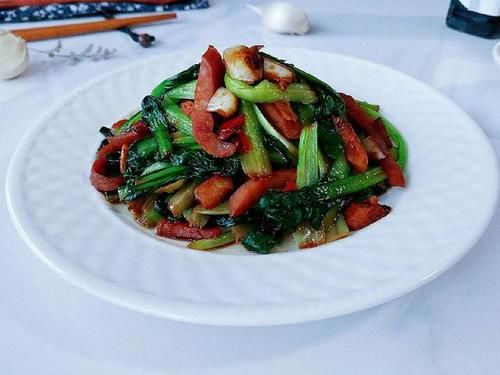 人称|11月，吃此菜当季，人称“维他命蔬菜”，对肠胃好，不懂吃可惜