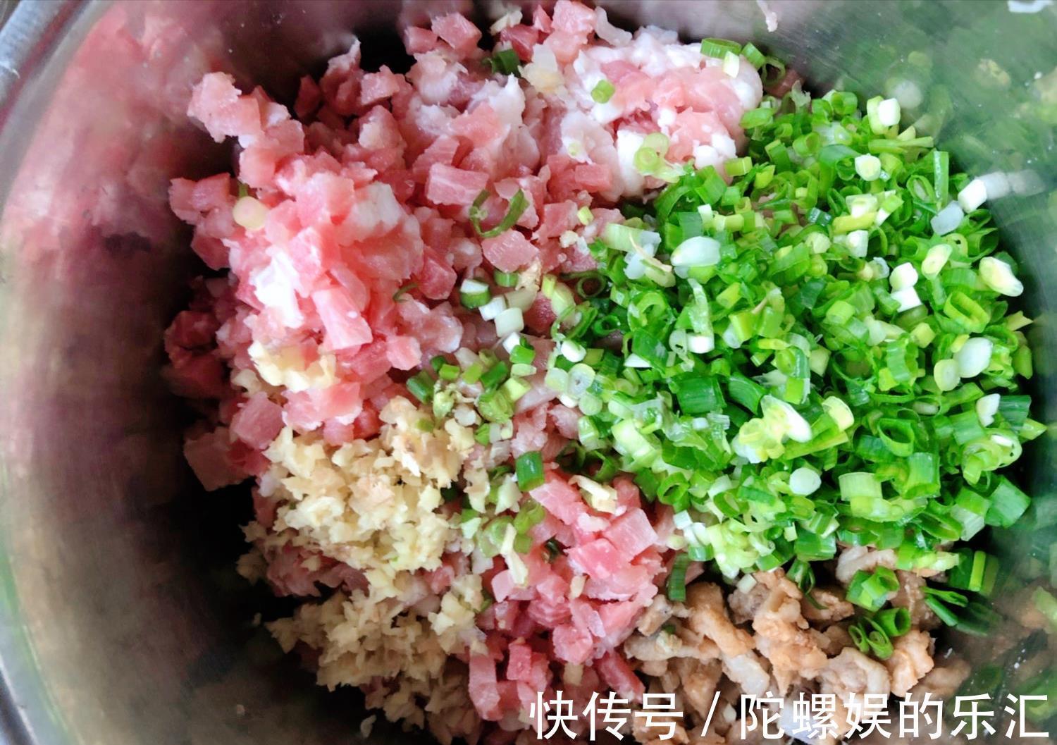 诀窍|酸菜猪肉包好吃有诀窍，教你正确的调馅用料方法，包子不好吃才怪