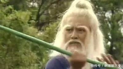 武功|晚年洪七公为何打不过周伯通?十八掌越老越弱?周伯通为何越老越强