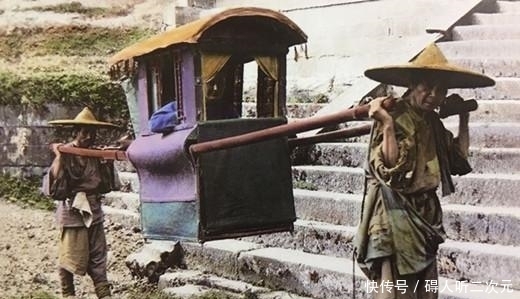 行礼|晚清老照片：义和团义士在刑场被处斩，官员见面磕头行礼！