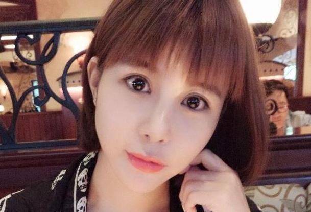 那个“宁愿坐在宝马里哭”的拜金女孩马诺，十年过去，她笑了吗