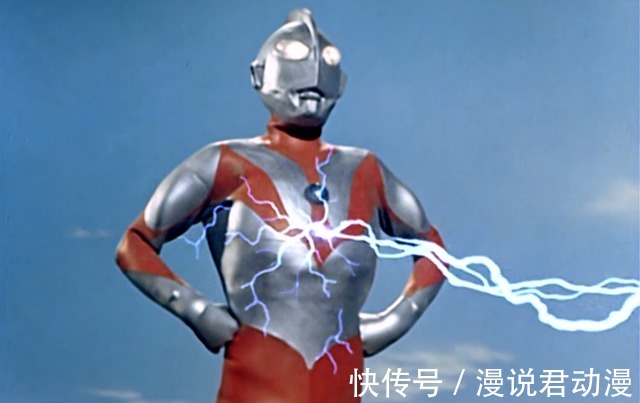 奥特战士|特利迦奥特曼:初代胸肌挡闪电成经典,特利迦效仿,变成失败案例