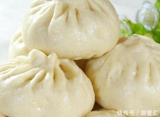 妙招蒸包子上锅蒸之前多加“一步”,包子又香又软,好吃极了!