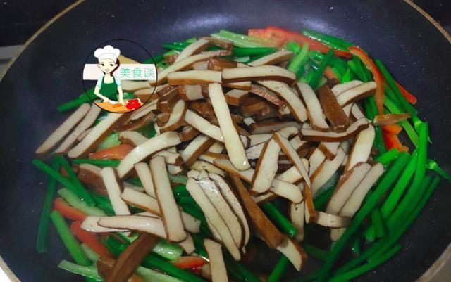 食材|夏天,最该吃的不是韭菜,而是它,是素菜却比肉都香,停不下筷子