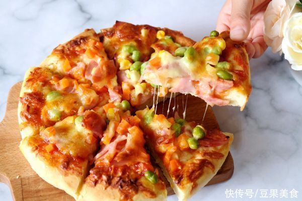 披萨饼|#安佳马苏里拉芝士挑战赛#好吃的火腿毛豆披萨