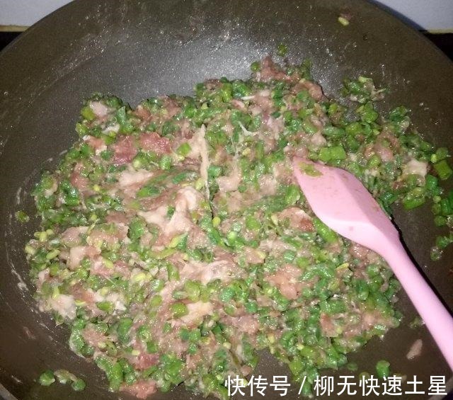豆角|豆角猪肉馅包子,外皮暄软,内馅儿鲜美!