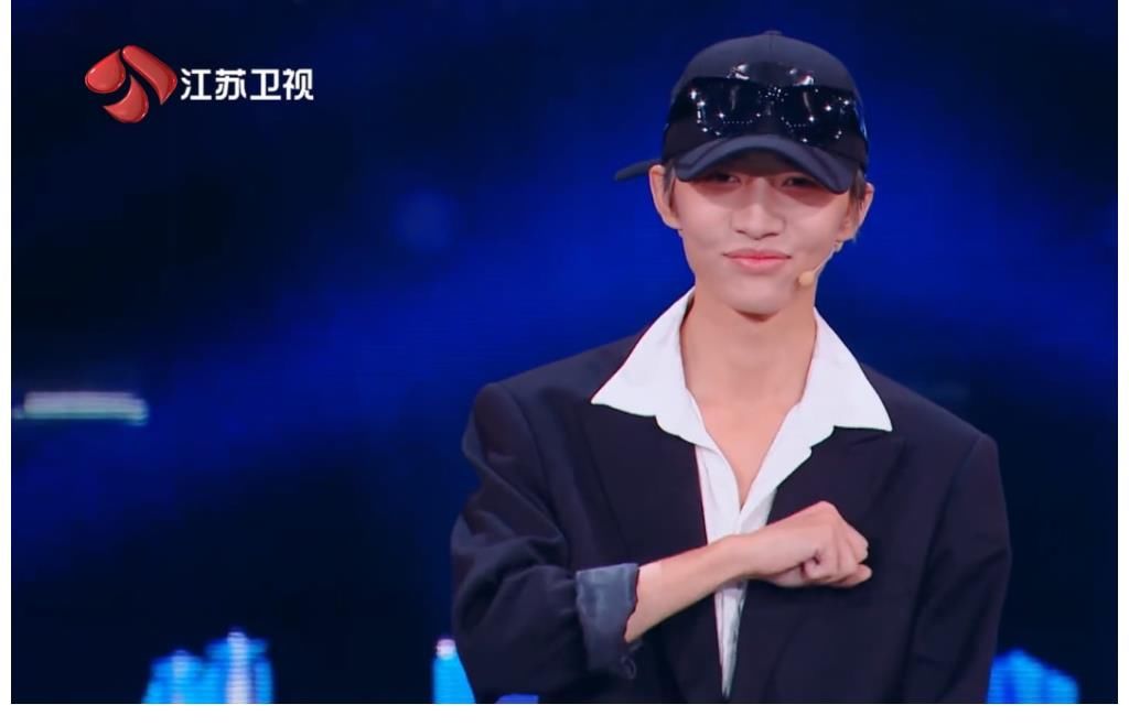 《點(diǎn)贊！達(dá)人秀》的評委不同以往，嚴(yán)肅派謝霆鋒，萌噠噠鄧紫棋