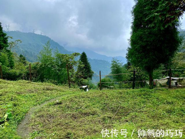 碎石公路|距成都80多公里有处冷门徒步胜地，风景原始，古道沧桑古庙深藏