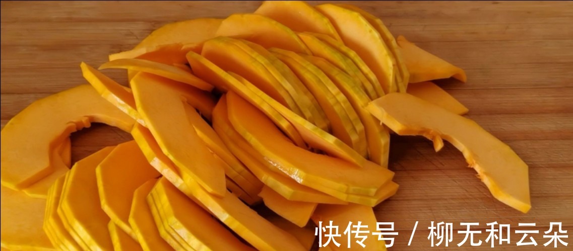 进补|立秋后进补从小米南瓜粥开始,健脾养胃又润肺,煮粥不溢锅有技巧!