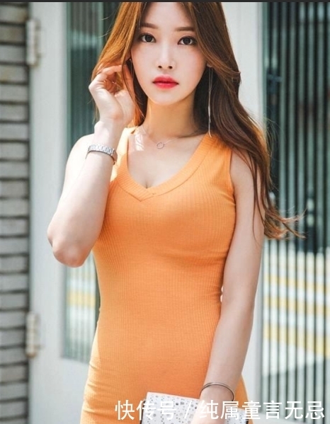 性感|娇艳性感的美女搭配紧身裙,突显出女神般的气质,上身美美哒!