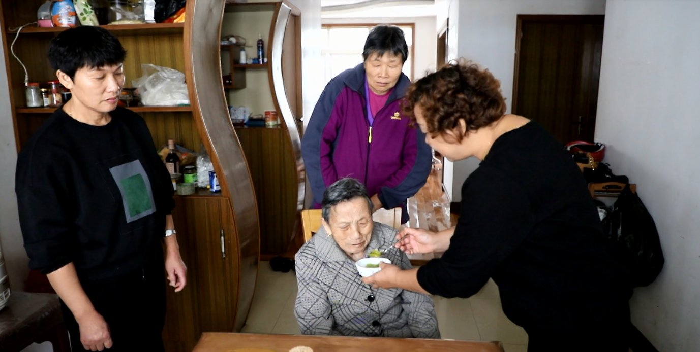 两姐妹|不离不弃手足情 椒江两姐妹四十年如一日照顾患病弟弟