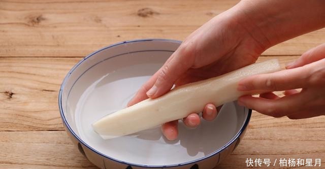 春天,把苹果和山药一起煮,我家每周喝3回,很多人不知道有啥用