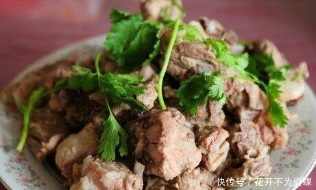 农家菜|东北朋友招待我吃农家菜，太实在，全都是“硬菜”啊