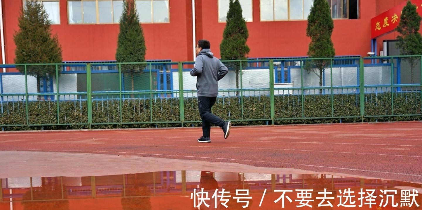 adidas 户外服饰的颜值担当，adidas TERREX连帽夹克外套上手体验