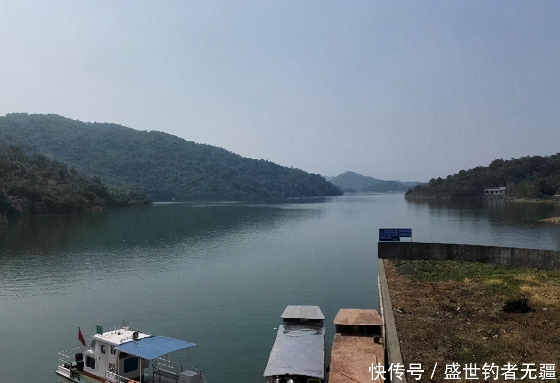 钓翘嘴的季节到了，学会这4个技巧，鱼获差不了！——盛世三渔