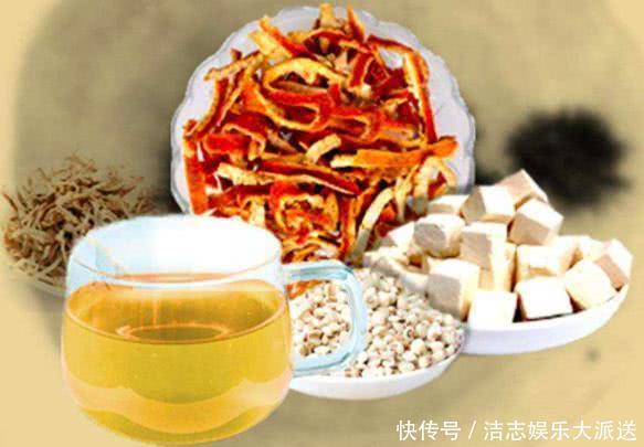 湿气重的人,谨记晨起3不要,晚上3远离,湿气慢慢消失不见