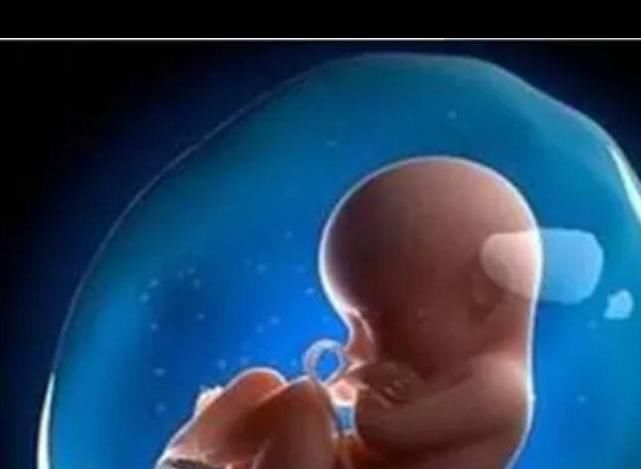 羊水混浊对胎儿发育有影响，如果孕妈出现这些症状，最好及时就医