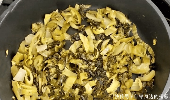 把肉馅|天热了,教你豆腐新吃法,鲜嫩可口,营养又美味,比红烧肉还好吃