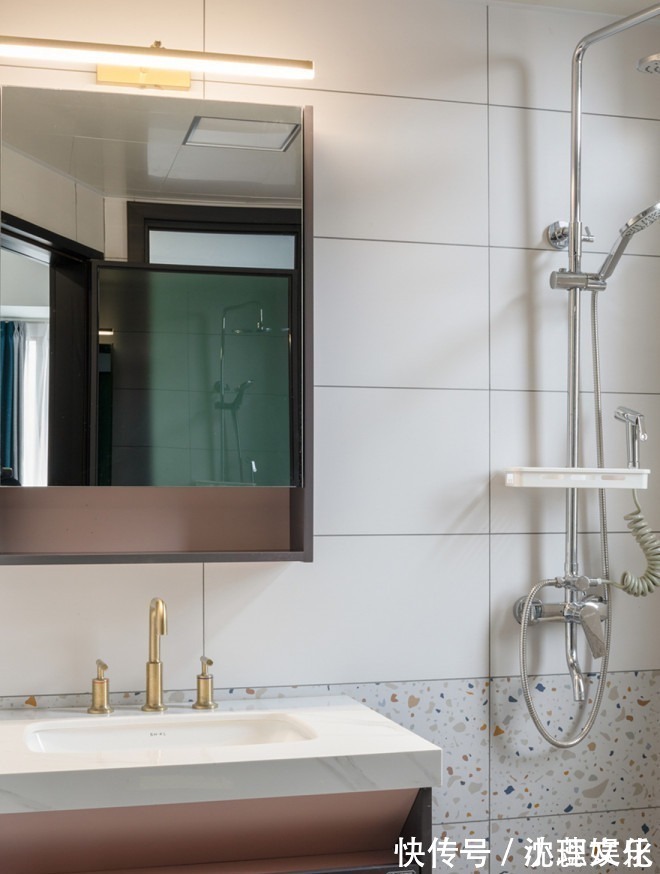 背景墙|看她家的配色,像吃了一口甜而不腻的糕点~