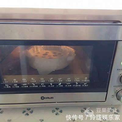 媲美|无需打发就能做出媲美芝士蛋糕的爆浆蓝莓酸奶蛋糕