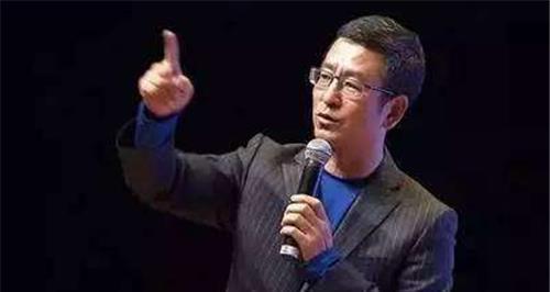 应试教育|应试教育的优点在哪里?白岩松:没有高考,你拼得过富二代吗