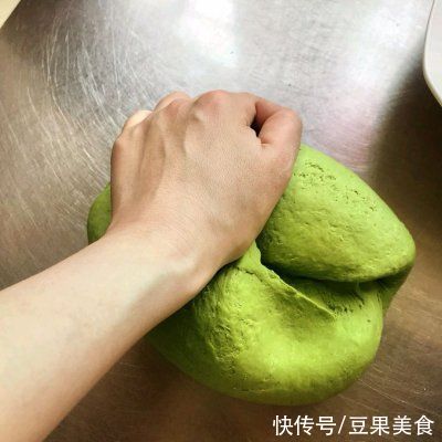 “菠菜馒头”加一物，翠绿松软不变色