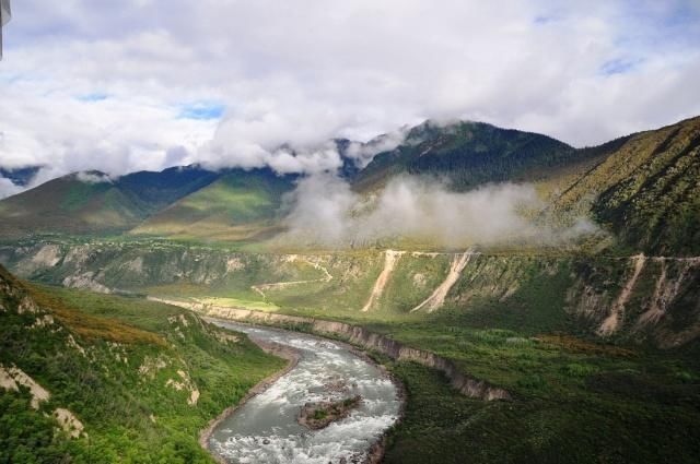 峡谷|全世界最大的峡谷就在中国，长度约为505千米，最深处超6000米！