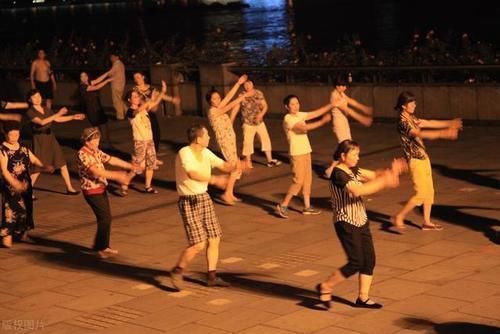 发胖|吃饱饭不能躺，身体容易发胖？错了，饭后的正确做法是这样的