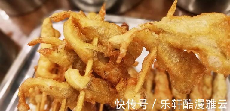 平菇|做炸蘑菇,调面糊很关键,有人不懂用淀粉还是面粉,教您正确做法