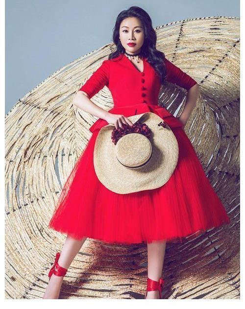 草帽姐的堕落史：从一夜爆红荣登春晚到销声匿迹，她究竟做了什么