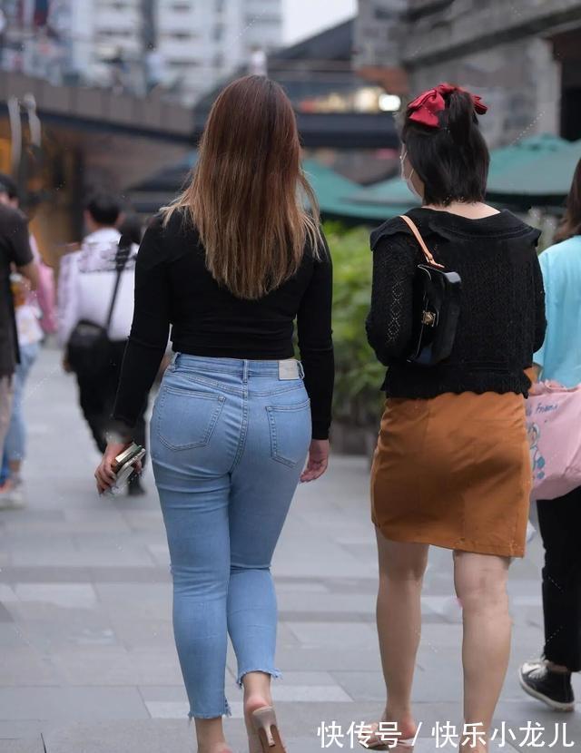 搭配 打底裤搭配不挑人,突出强烈时尚气息,个性气质尽显