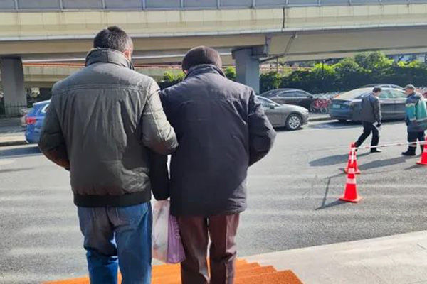 金晓宇|“天才译者”金晓宇与贝多芬、梵高都患躁狂抑郁症，这病你了解吗