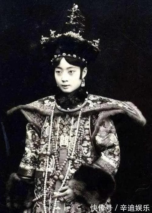 婉容!末代皇后婉容的翡翠收藏太让人羡慕了,据说如今特别值钱!